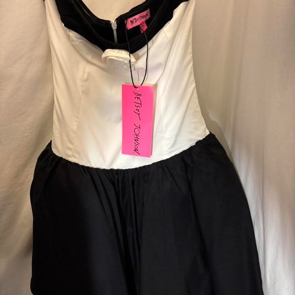 nwt, unworn - betsey johnson adoria rose mini dress - white black - size L - Picture 5 of 6